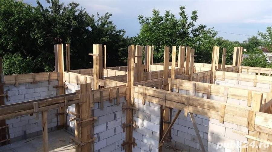 Casă cu 5 camere în Balta Doamnei