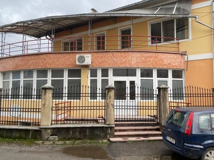 Spațiu comercial, de 150 mp, în Central