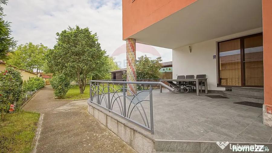 Casă cu 10 camere cu Teren 1300 Mp în Hălchiu