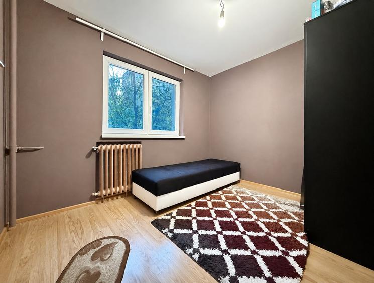 Apartament cu 4 camere decomandat, mobilat în Tei