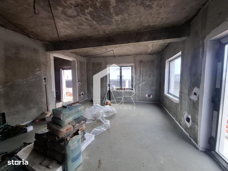 Casă cu 4 camere în Păulești