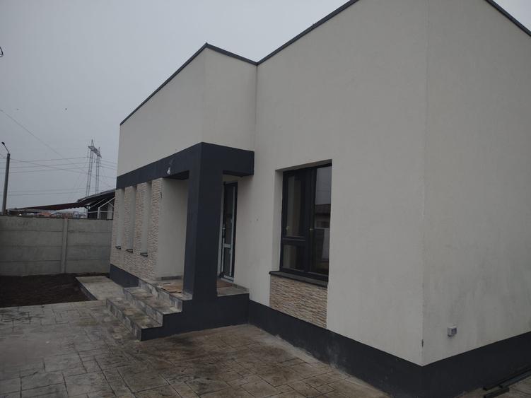 Casă individuală cu 3 camere cu Teren 275 Mp în Berceni