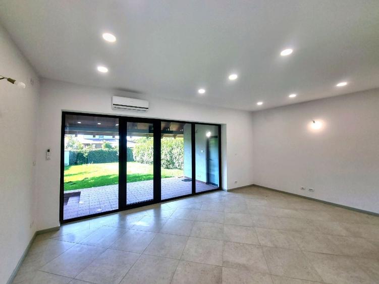 Duplex cu 5 camere cu Canalizare în Dumbrăvița