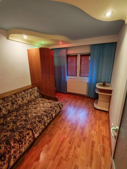 Apartament cu 3 camere decomandat în E3