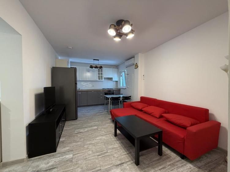 Apartament cu 3 camere decomandat în Olteniței