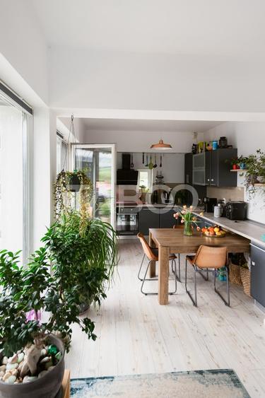 Penthouse cu 3 camere decomandat, mobilat în Cisnădie