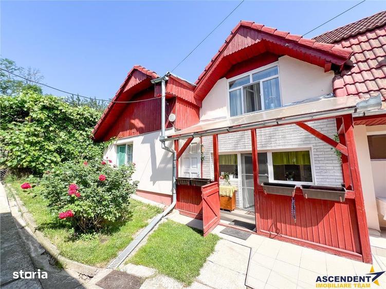 Casă cu 5 camere decomandat cu Garaj în Ilieni