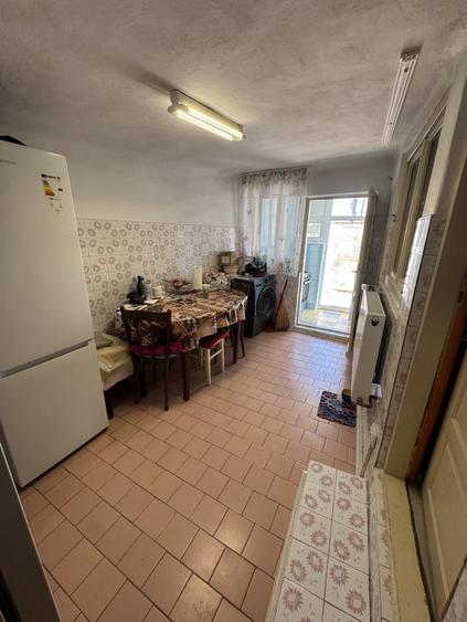 Casă individuală cu 4 camere cu Canalizare în Traian