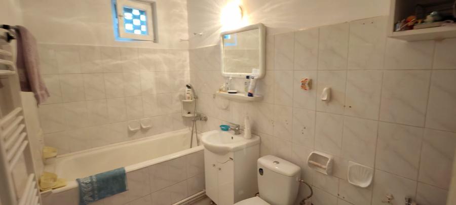 Apartament cu 3 camere semidecomandat în Mazepa 1