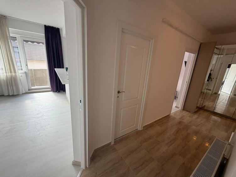 Apartament cu 3 camere decomandat, mobilat în Dobroești