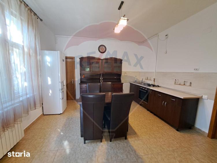 Casă cu 4 camere cu Teren 998 Mp în Gara