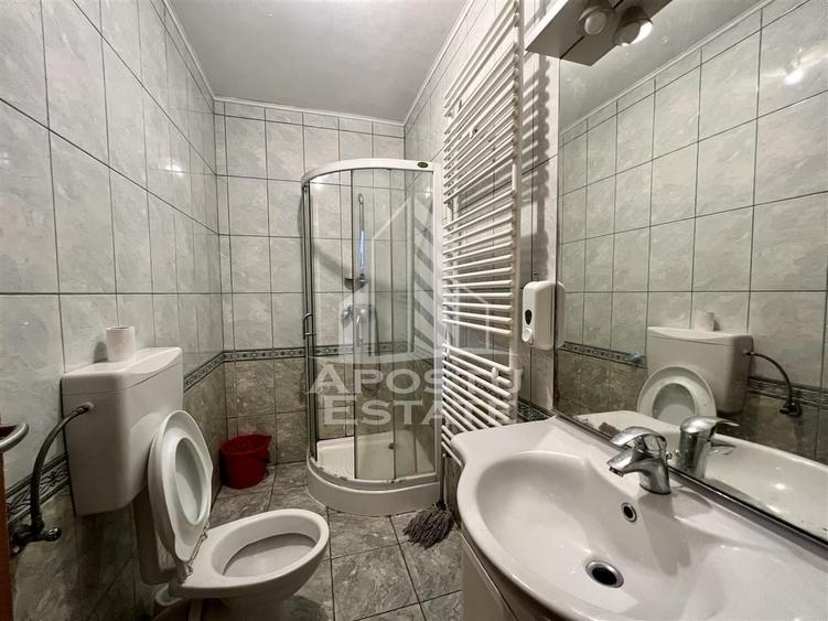 Casă individuală cu 9 camere cu Canalizare în Dorobanților