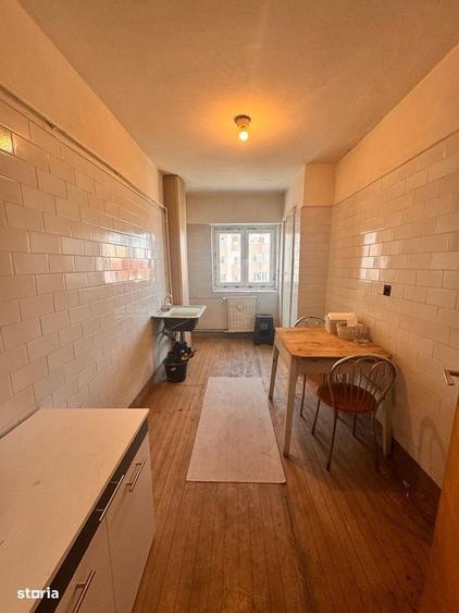 Apartament cu 3 camere în Uiești