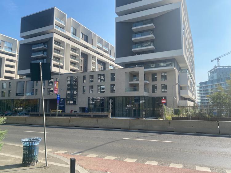 Spațiu comercial, de 4,000 mp, în Barbu Văcărescu