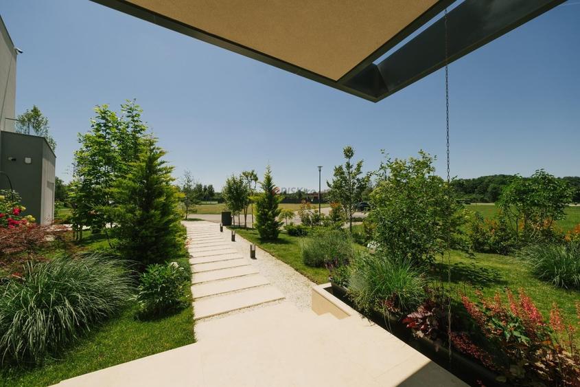 Casă individuală cu 5 camere cu Canalizare în Balotești