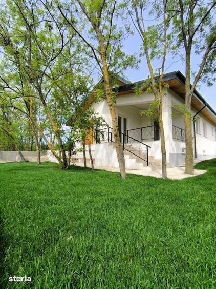 Casă cu 5 camere cu Teren 565 Mp în Tâncăbești