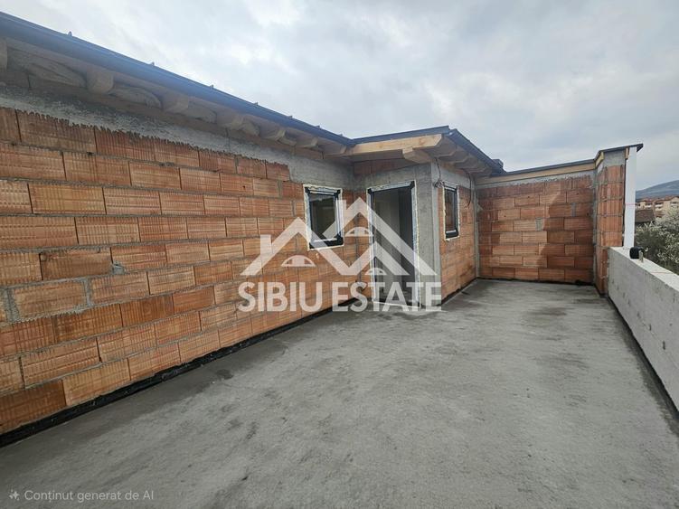 Duplex cu 4 camere cu Canalizare în Exterior Nord