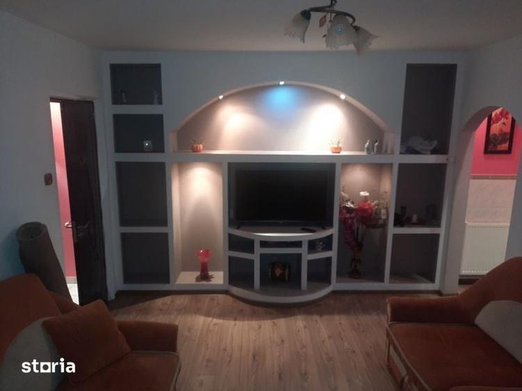 Apartament cu 2 camere semidecomandat în Mircea cel Bătrân