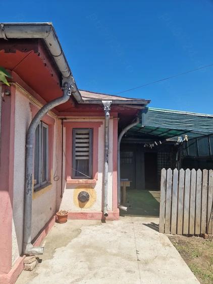 Casă cu Teren 200 Mp în Central