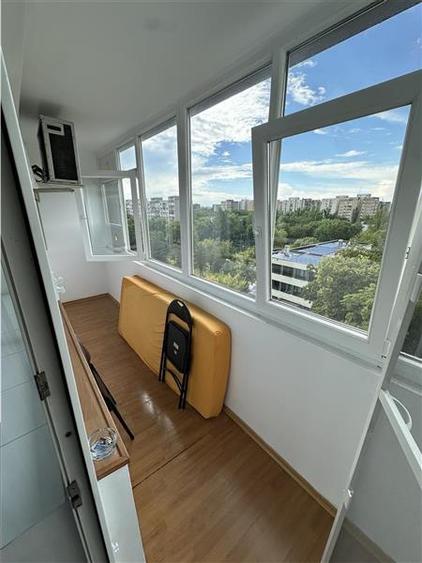 Apartament cu 3 camere decomandat în Drumul Taberei
