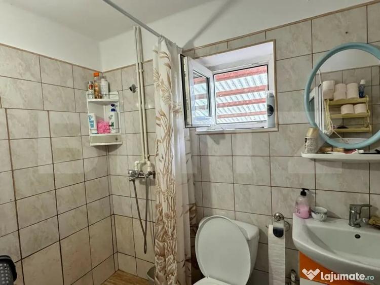 Casă cu 5 camere cu Teren 260 Mp în Central