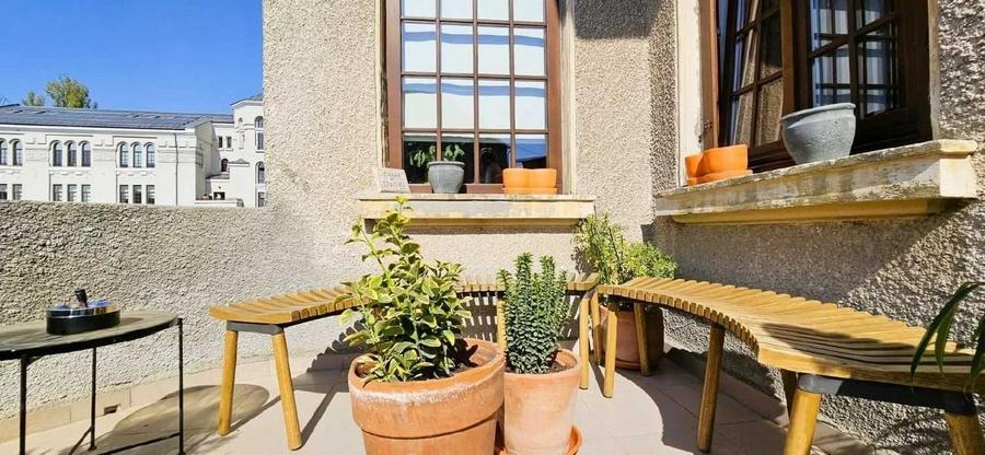 Apartament cu 3 camere decomandat în Central