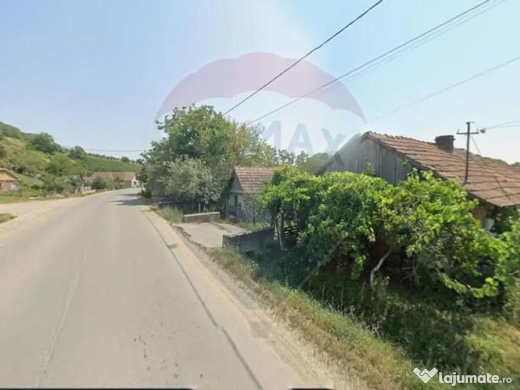Casă cu 2 camere cu Teren 3000 Mp în Păgaia