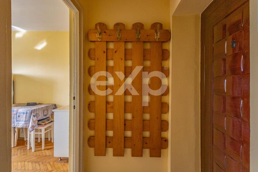 Apartament cu 3 camere semidecomandat în Șagului