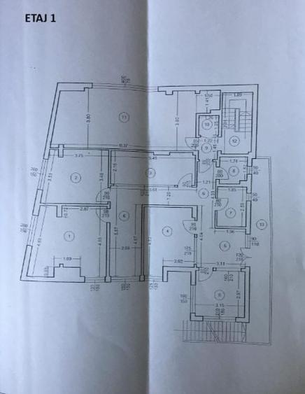 Casă individuală cu 11 camere cu Canalizare în Militari