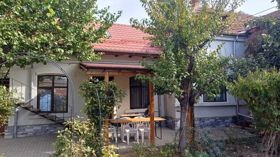 Casă cu 3 camere în Central