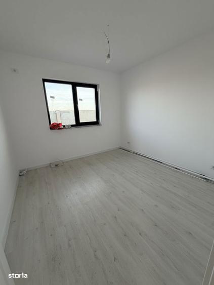 Casă cu 4 camere cu Teren 400 Mp în Clinceni