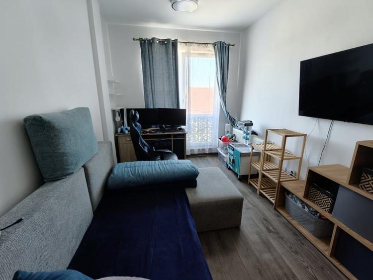 Apartament cu 3 camere decomandat în Florești — fotografia 2
