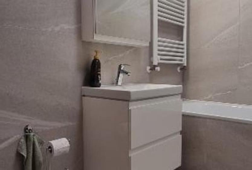 Apartament cu 2 camere semidecomandat, mobilat în Berceni