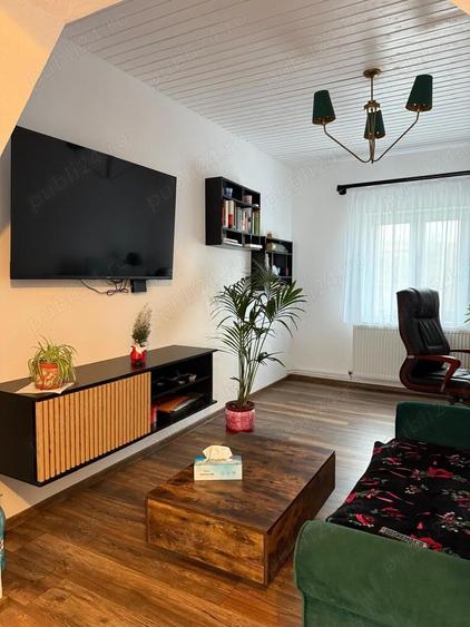 Casă cu 5 camere cu Teren 3885 Mp în Izgar