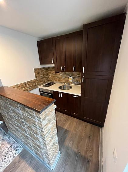 Apartament cu 3 camere decomandat în Aviației