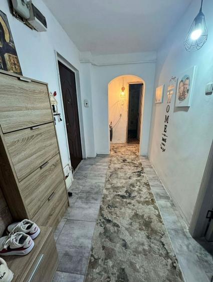 Apartament cu 2 camere decomandat în Rovine