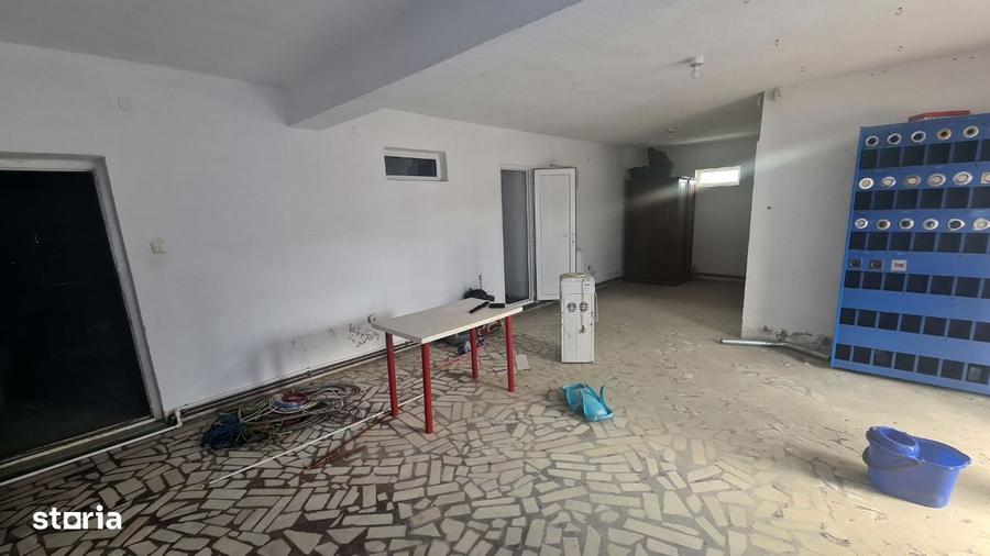 Casă cu 4 camere în Zigoneni