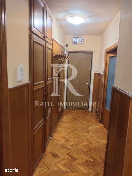 Apartament cu 3 camere decomandat în Central