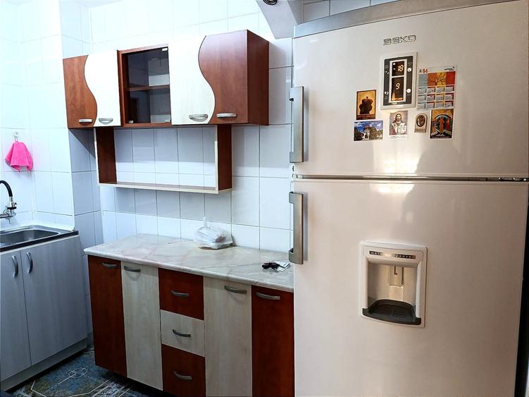 Apartament cu 3 camere semidecomandat în Nicolae Grigorescu