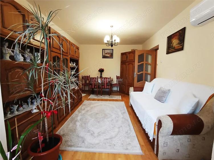 Apartament cu 2 camere decomandat, mobilat în Central