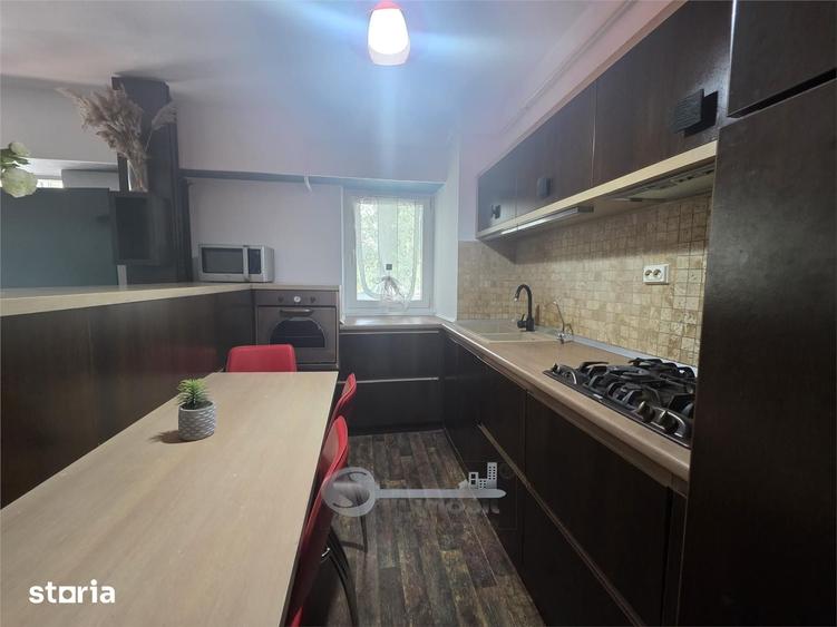 Apartament cu 3 camere în Târgu Cucu