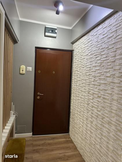 Apartament cu 3 camere decomandat, mobilat în Republicii
