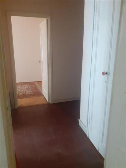 Apartament cu 3 camere semidecomandat în Apollo