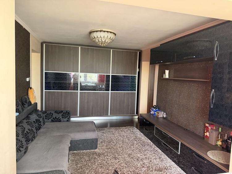 Apartament cu 2 camere decomandat în 14 Mai