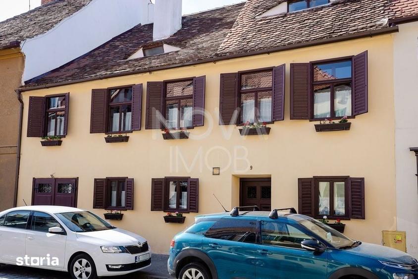 Casă cu 8 camere cu Teren 244 Mp în Central