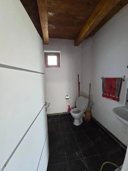 Casă cu Teren 2422 Mp în Central