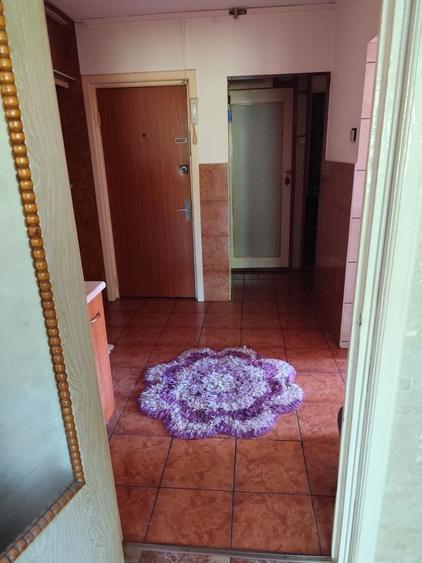 Apartament cu 3 camere semidecomandat în Fizicienilor
