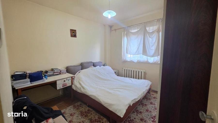Apartament cu 4 camere în Cetate
