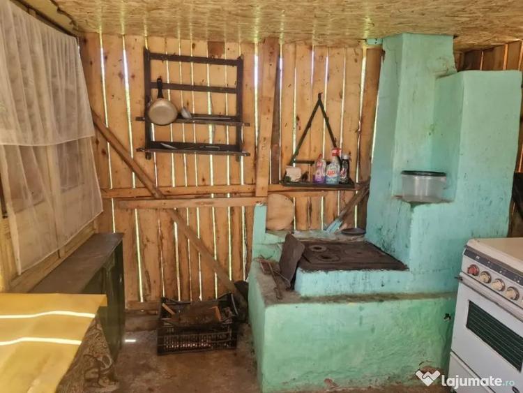 Casă cu 2 camere cu Teren 1150 Mp în Boțești