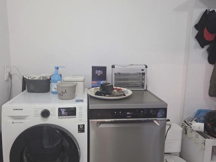 Apartament cu 3 camere decomandat în Preajba